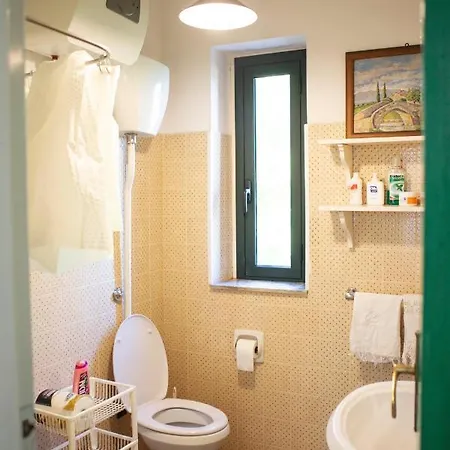 Casa Vacanze Soveri, In Un Parco Di Ulivi, Palme, Castagni Secolari. Vakantiehuis *