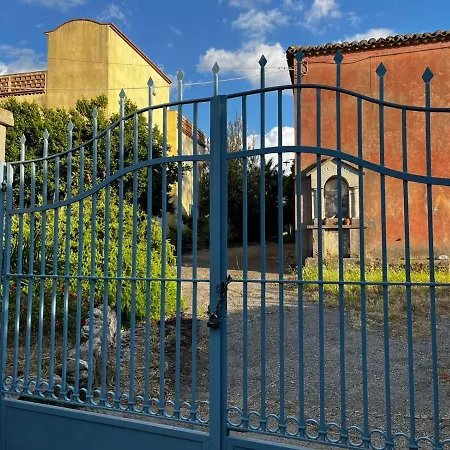 Casa Vacanze Soveri, In Un Parco Di Ulivi, Palme, Castagni Secolari.